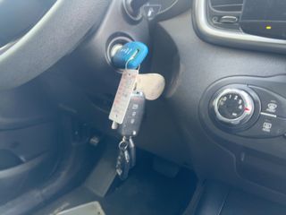 2016 Kia Sorento 2.4L LX - Interior Steering Wheel With Keys Image